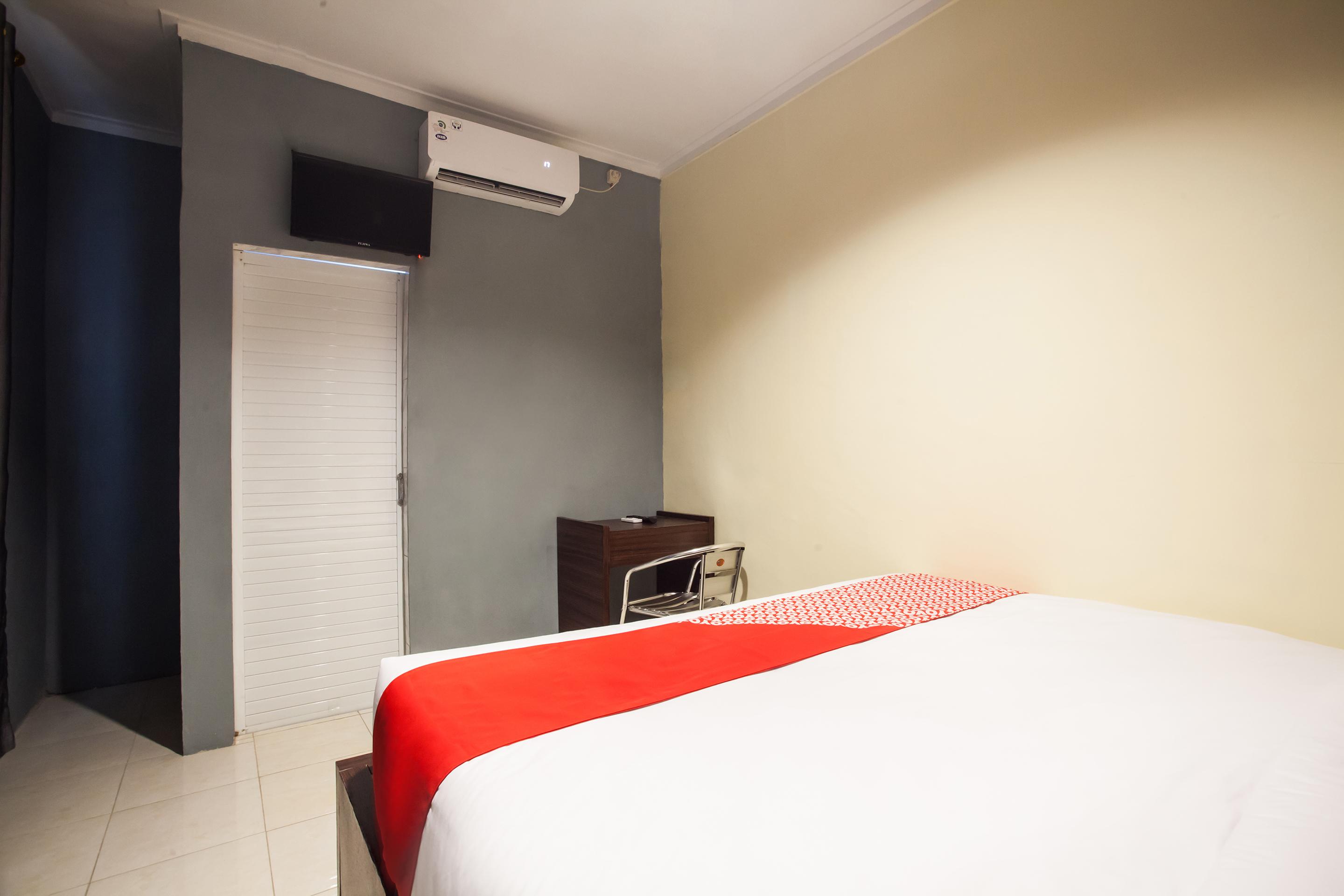 Oyo 990 Stadion Residence Syariah Medan Esterno foto